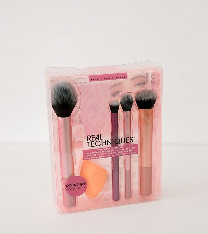 Real Techniques Makeup Must Have Kit 4 pincéis + 1 esponja