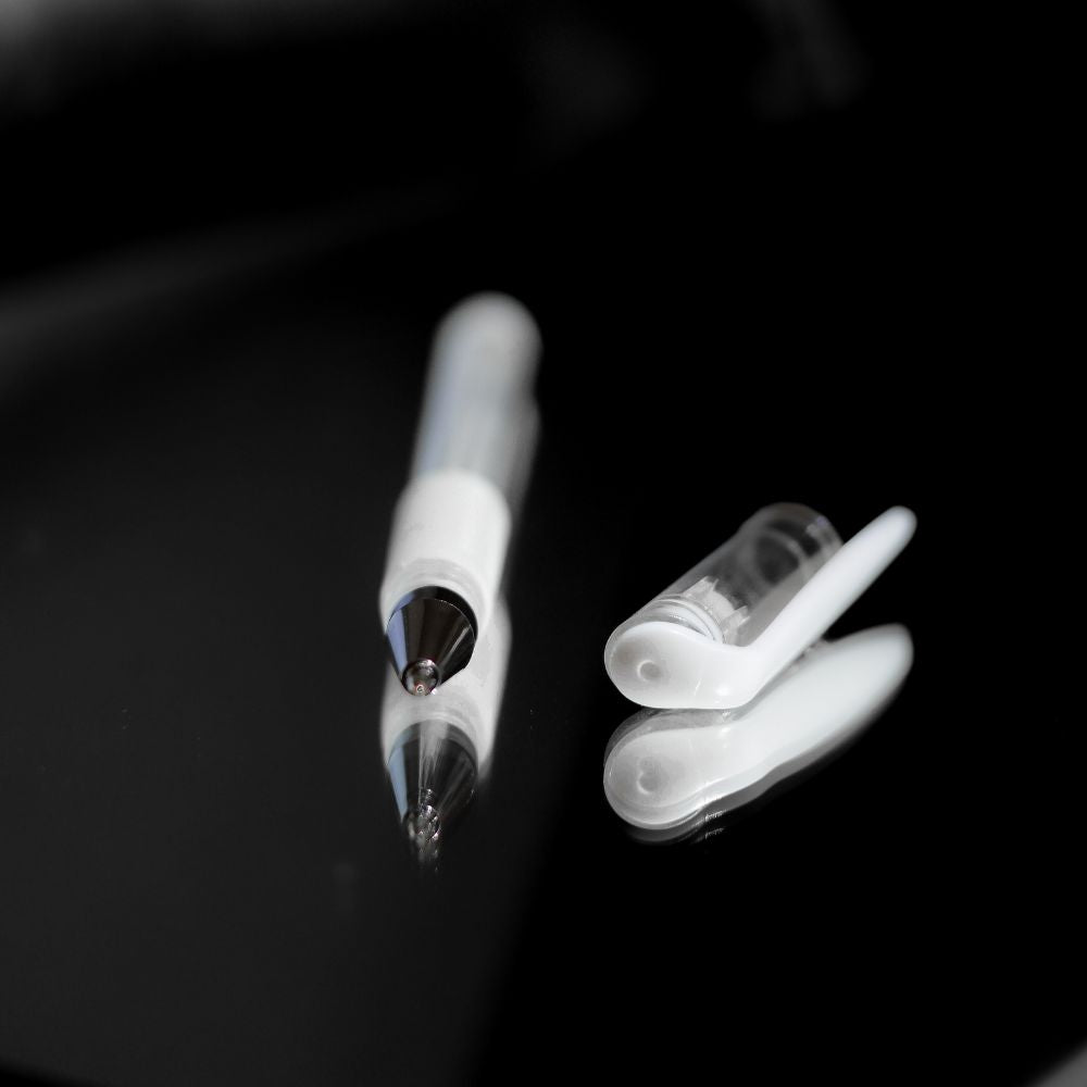 White Design Pen – Precisão para Sobrancelhas e Lábios